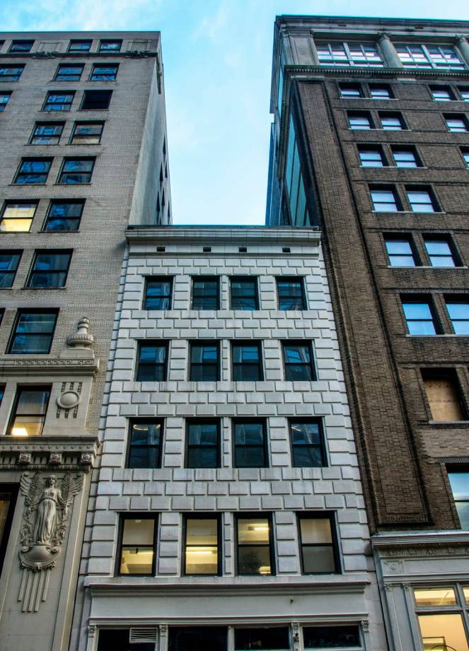 Car Accidents In New York With Emergency Vehicles And Vehicles Doing Work On The Road 1 mj manhatten office